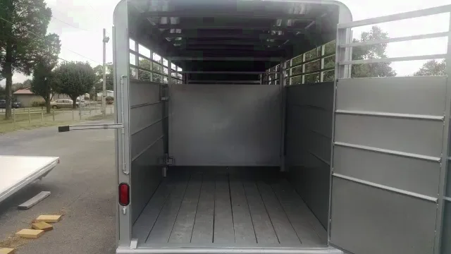 Gooseneck 16ft Livestock Trailer w/Solid Top