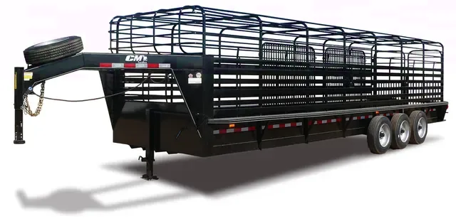 32 ft Livestock Trailer with Tarp