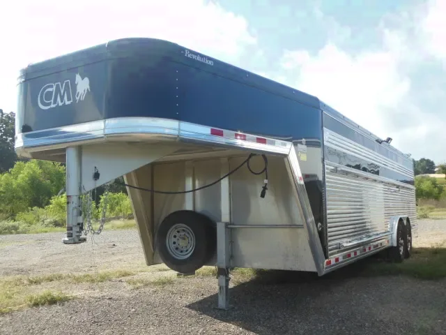 24 ft Aluminum Stock Trailer w/Black Polished Sides