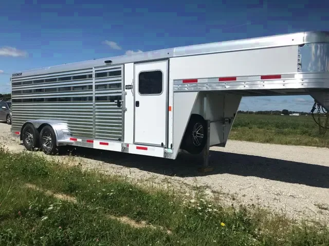ALUMINUM 20FT GOOSENECK LIVESTOCK TRAILER