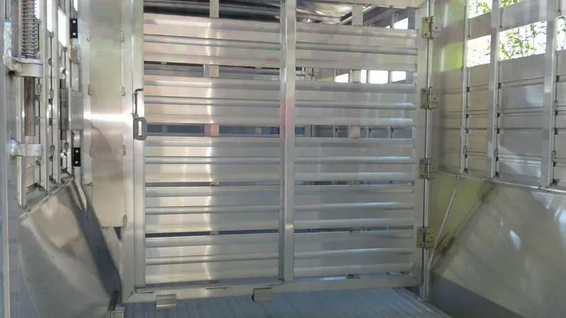24ft Aluminum Gooseneck Livestock Trailer