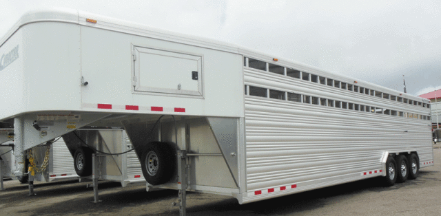 32ft Cattle Trailer w/Movable Center Gate