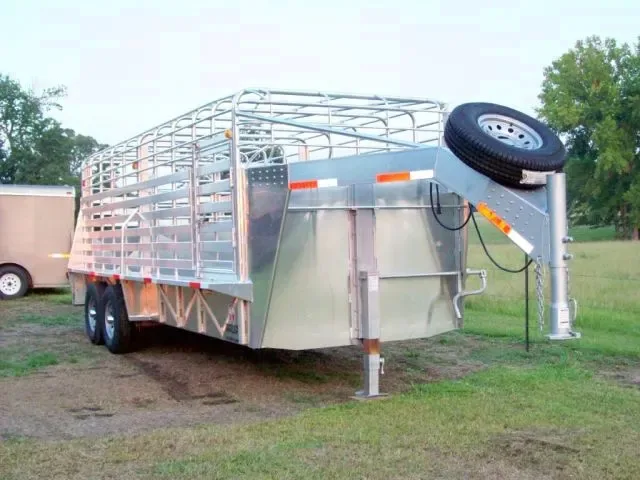 2025 W-W Aluminum Roustabout Gooseneck Livestock Trailer