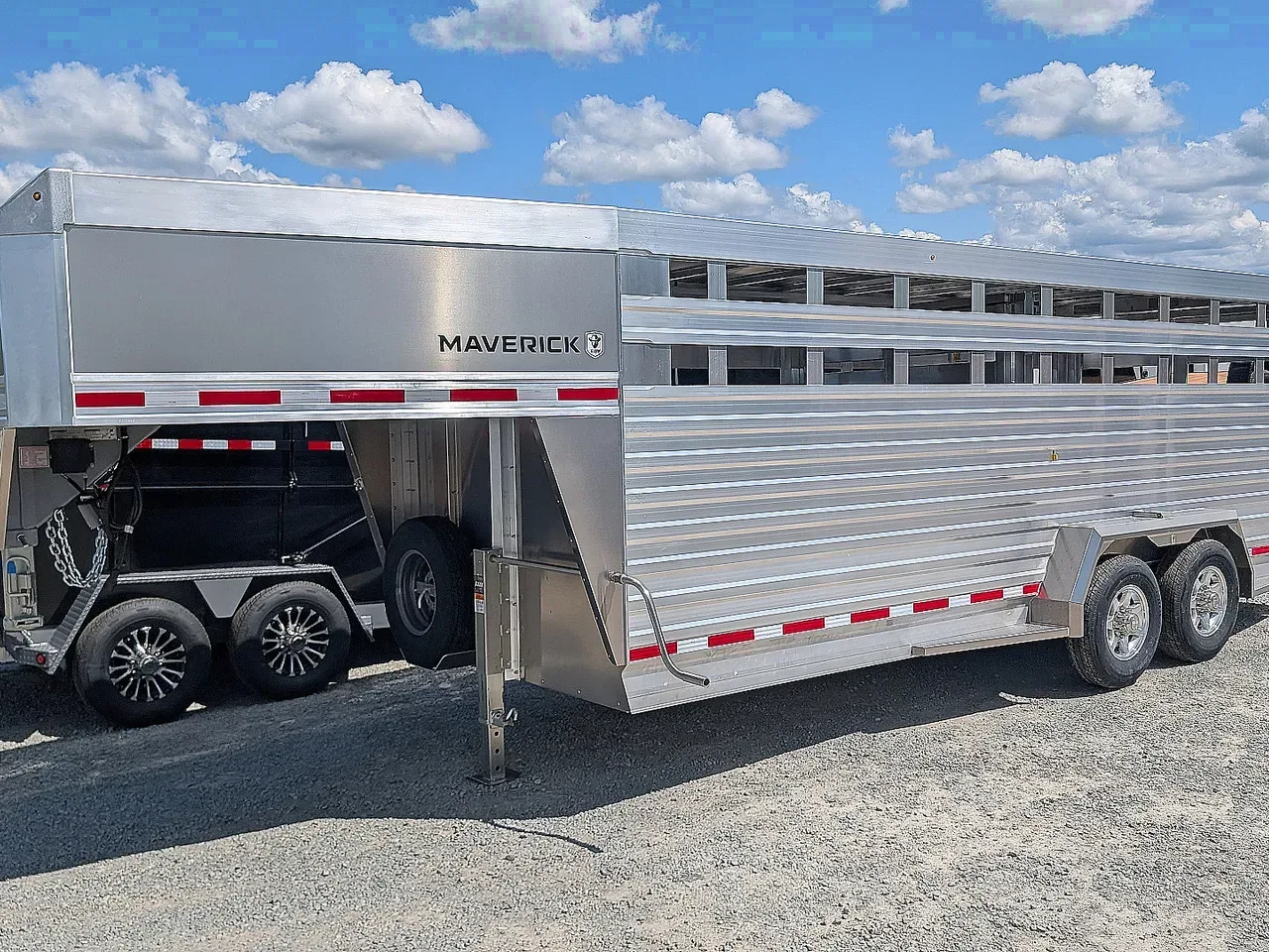 2027 EBY MAVERICK 20' Gooseneck Aluminum Stock Trailer