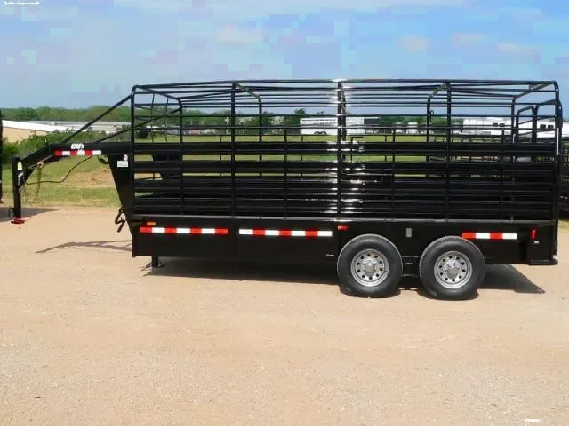 16ft Bar Top Gooseneck Stock Trailer w/Brush Fenders