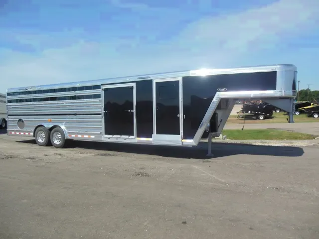 Black/Aluminum 28ft Gooseneck Cattle Trailer