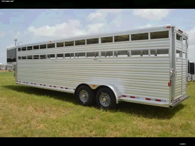 28FT ALUMINUM CATTLE TRAILER W/7 FOOT INTERIOR