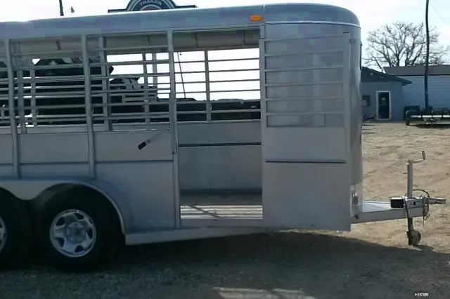 16ft LIVESTOCK TRAILER WITH FRONT WINDOW