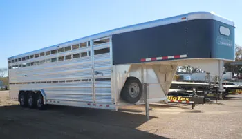 28ft Cattle Trailer w/Calf Gate In The Nose