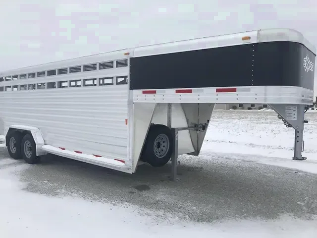 20FT LIVESTOCK TRAILER  - GOOSENECK ALL ALUMINUM
