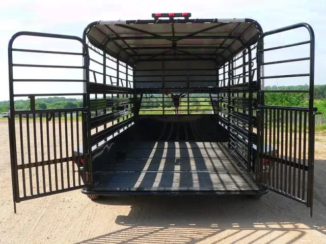 20ft GN Livestock Trailer with Covered Tarp