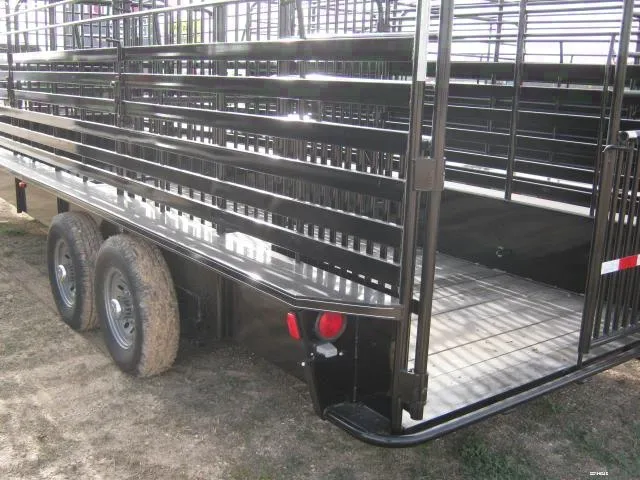 Black 24ft ES Series Gooseneck Livestock Trailer