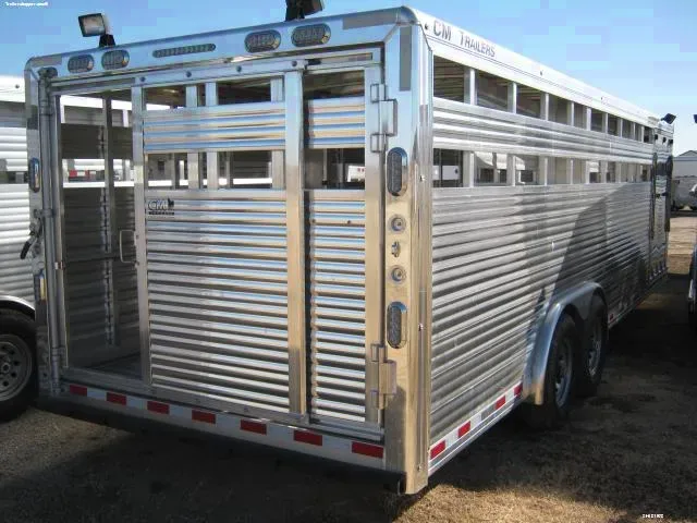 24ft Livestock GN with 2-6000lb Axles