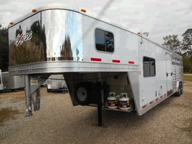 30ft Stock combo Trailer w/LQ