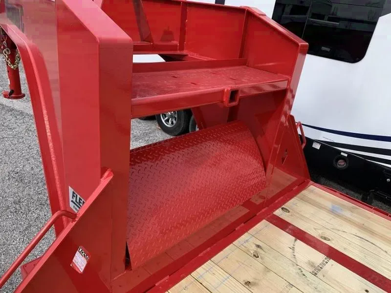 2023 Diamond C FMAX210 32' Hydraulic Dovetail Gooseneck Trailer - Make an Offer