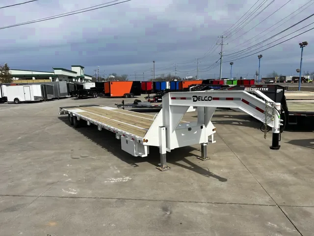 2025 Delco 40ft Gooseneck Hotshotter Equipment Trailer - Clarksville, TN