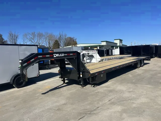 2025 Delco 40ft Gooseneck Hotshot Trailer - Clarksville, TN