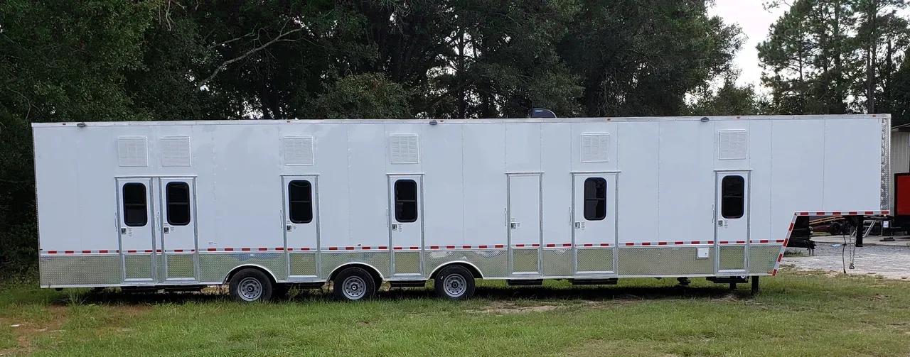 8.5X52' Z-BUNK GN/5 TH WHEEL TRAILER (SLEEPS UP T(17)