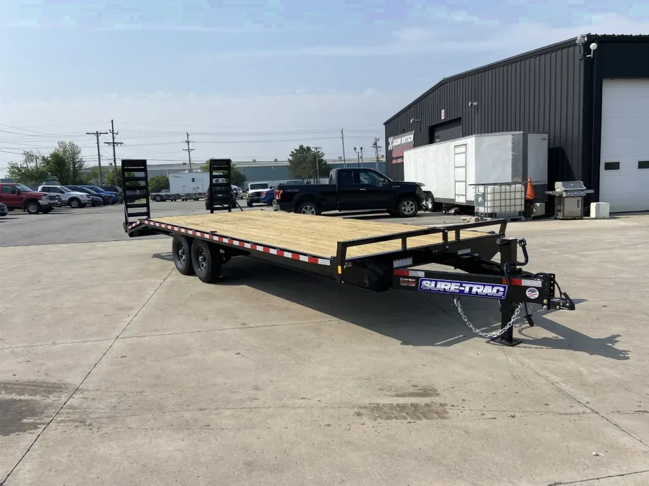 Sure-Trac 20' (+4) Beavertail Deckover Trailer