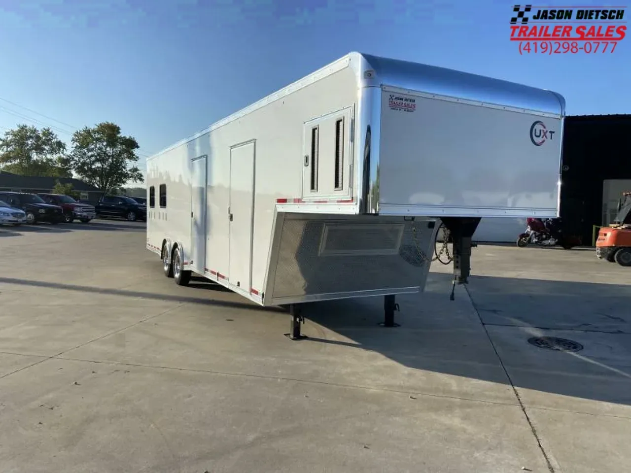 36' Gooseneck Mobile Office W/Restrooms Trailer - United