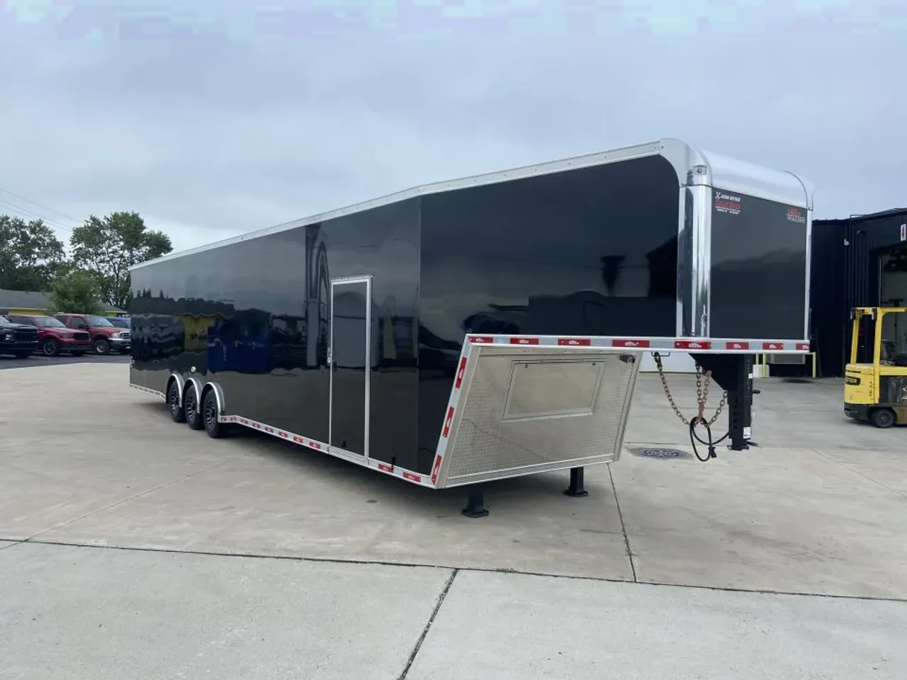 United UXGN-8.546 Car Trailer