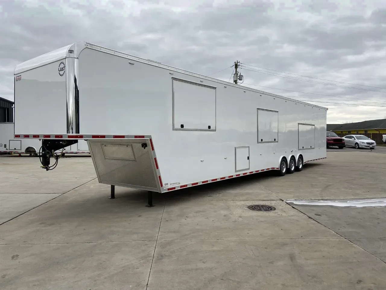 53' Aluminum Gooseneck Racing Trailer - United UATGN