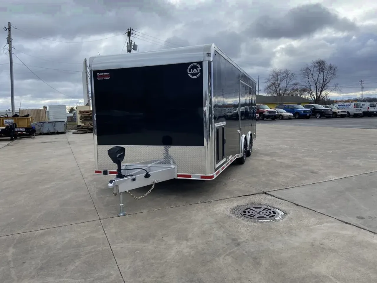 United UAT PREM 8.5X24 Racing Trailer