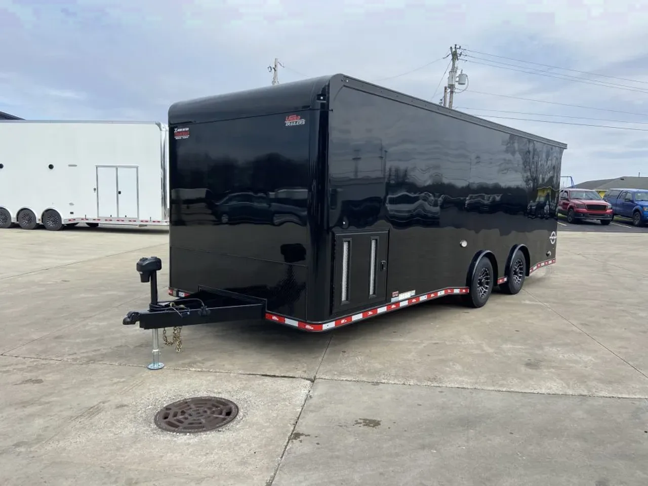 United PREM-8.5X24 Racing Trailer