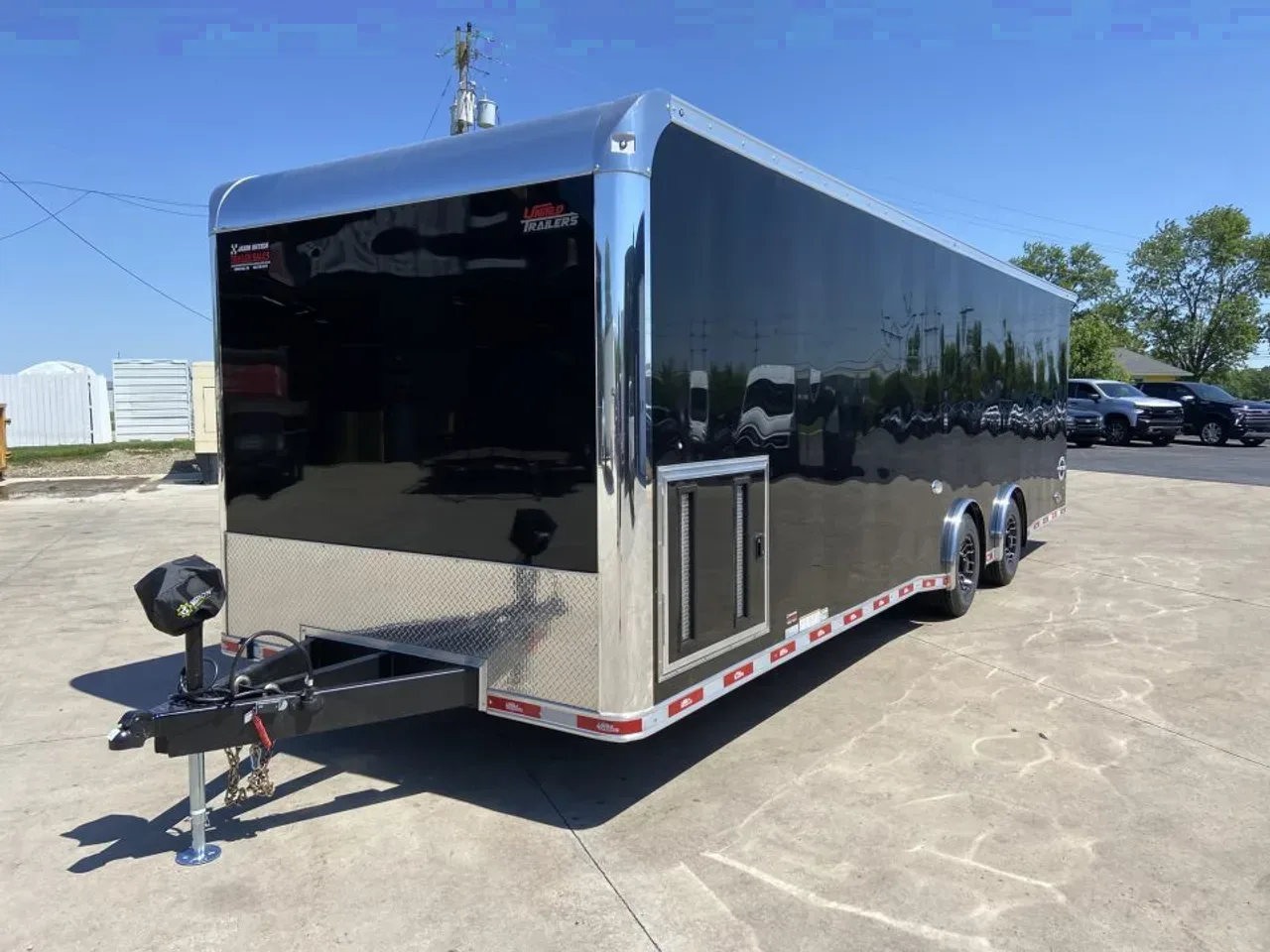 United PREM-8.528 Racing Trailer