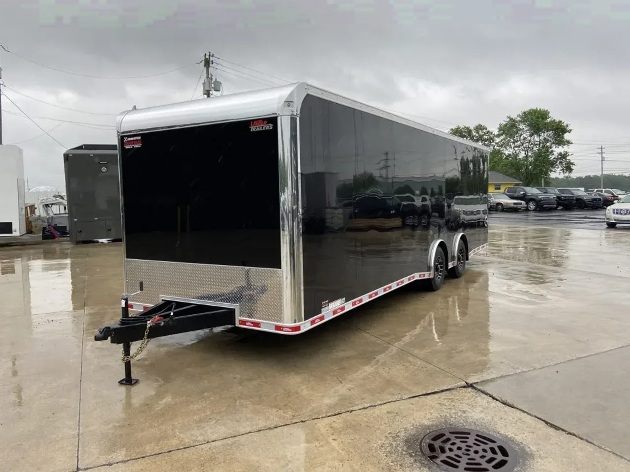United CLA-8.5X28 Racing Trailer