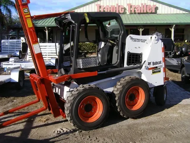 2025 Bobcat(R) S450