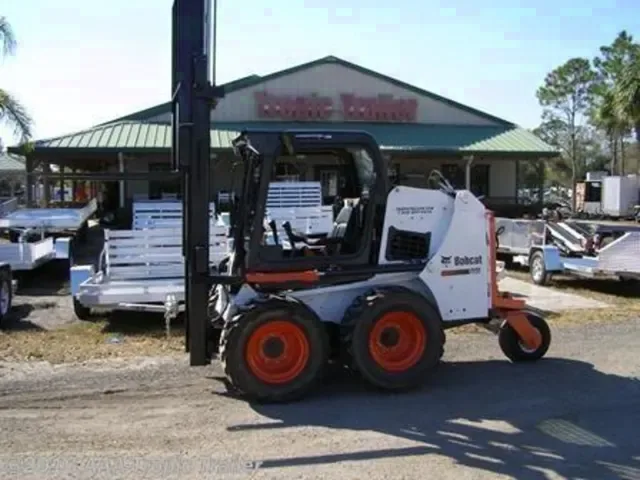 2024 Bobcat(R) S450