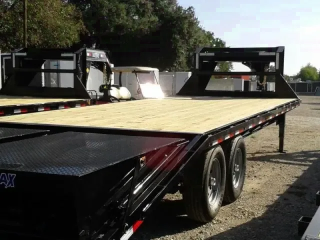 25FT GOOSENECK BLACK WITH WOOD DECKING