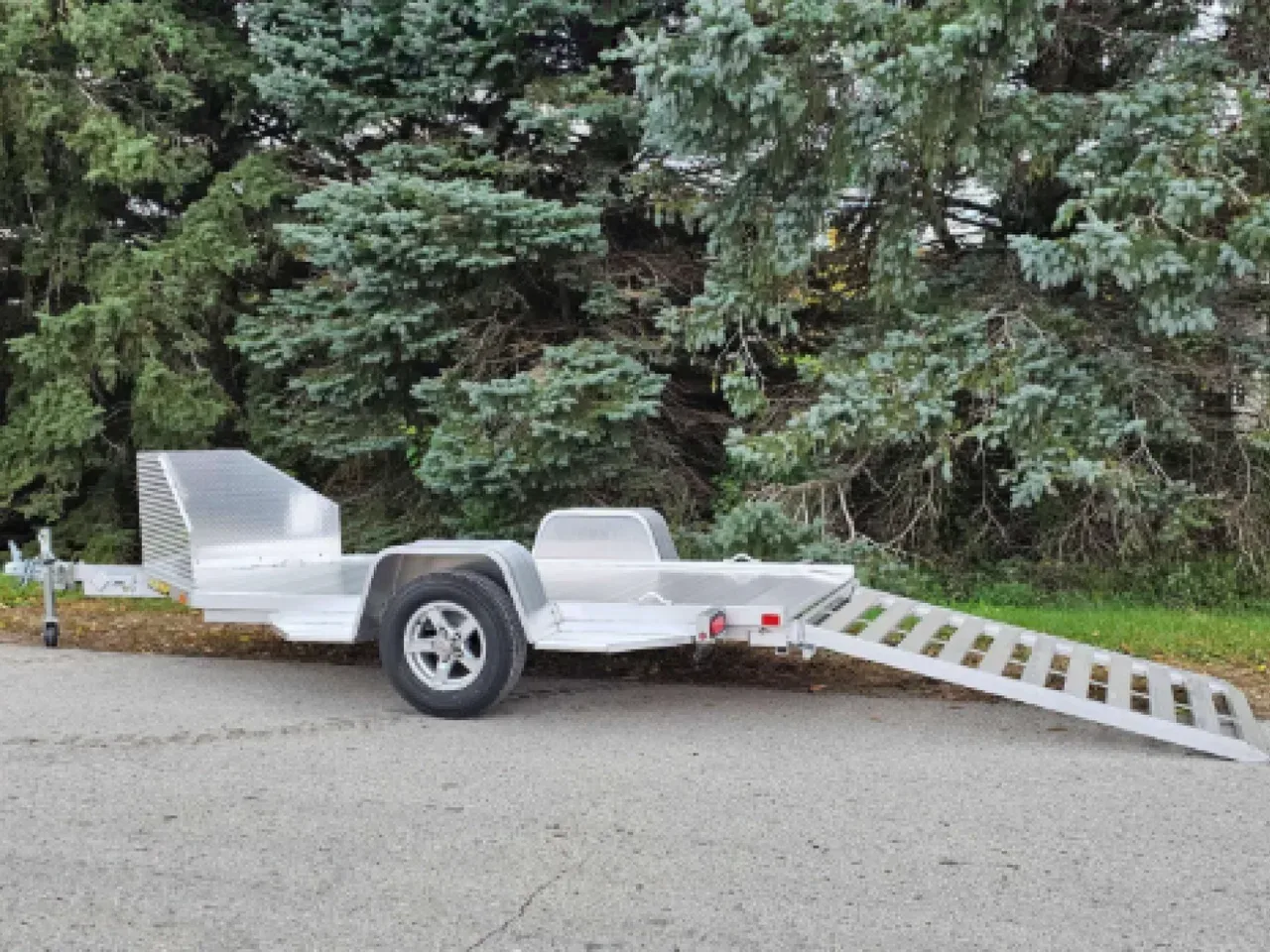 2026 Aluma 11' (1 Place) Motorcycle Trailer w/ Pull Out Ramp