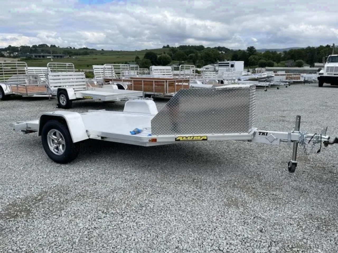 2027 Aluma 11' (1 Place) Trike Trailer w/ Pull Out Ramp