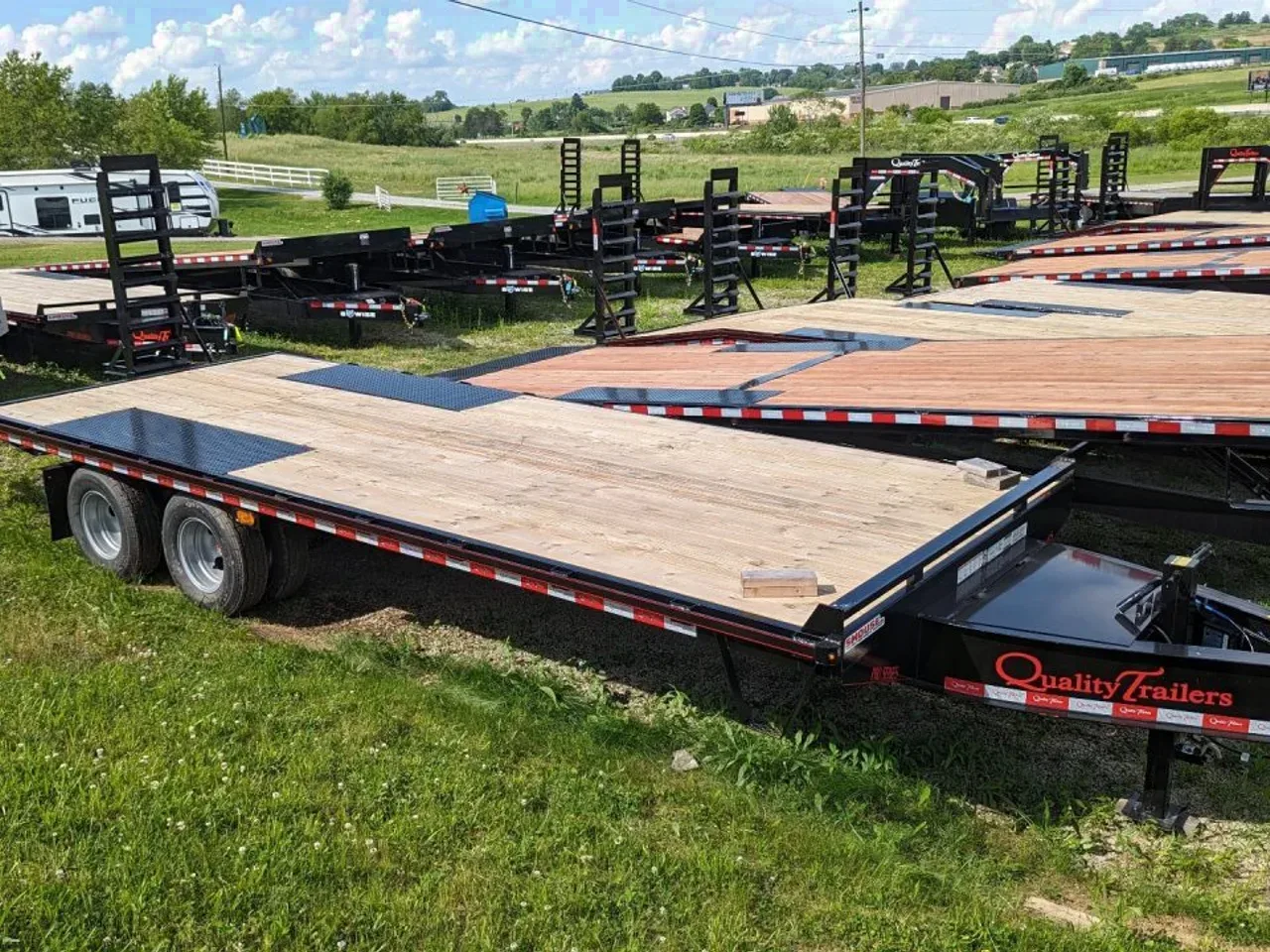 2027 Quality 21+4 HD Tagalong Deckover w/ Spring Assist Ramps & Pop Up Dove