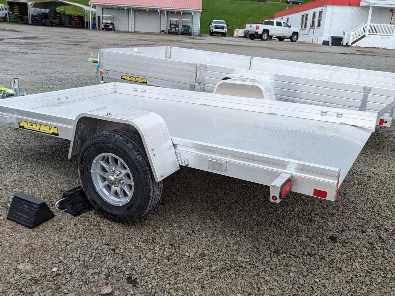2026 Aluma 5'8" x 10' HD Tilt Trailer
