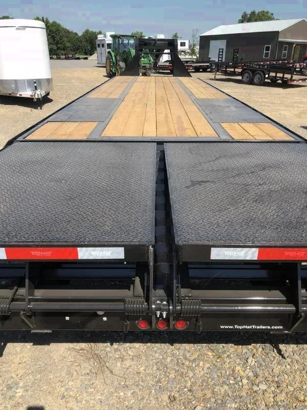 25ft Equipment/Flatbed Trailer w/5 Foot Dovetail