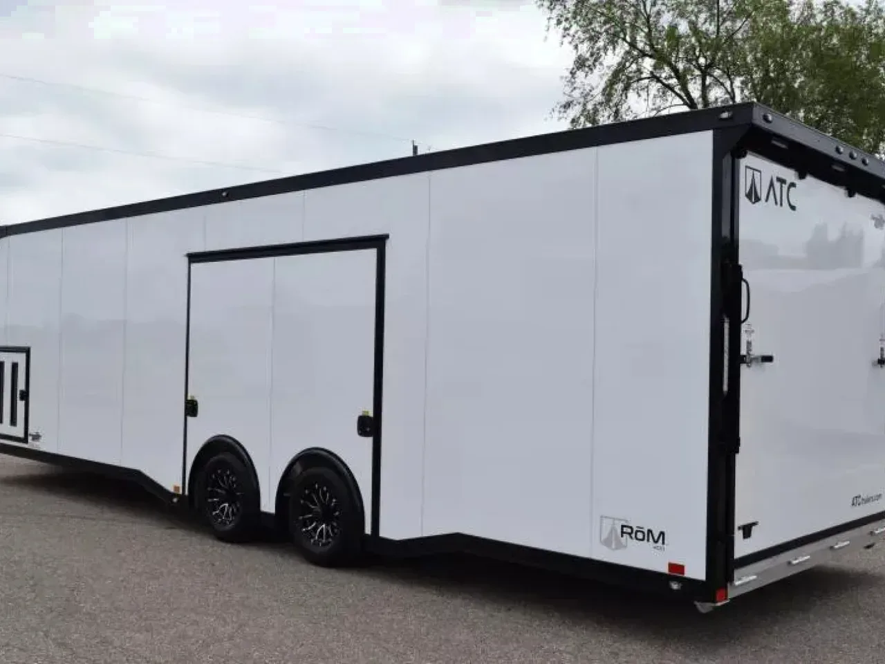 ATC 8.5x28' ROM 400 RACE HAULER *PREMIER PACKAGE* w/ PREMIUM ESCAPE DOOR
