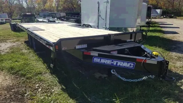 2025 Sure-Trac 8.5x22 Power Tilt Deckover Equipment Trailer
