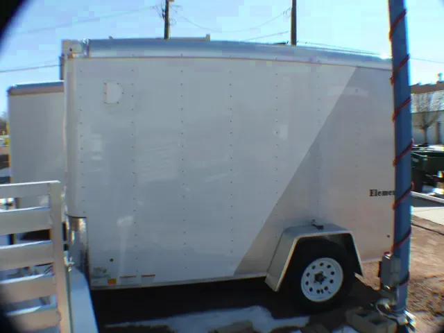 10FT WHITE/SILVER ENCLOSED MC TRAILER