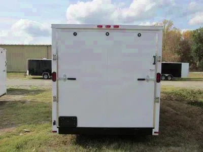 18ft V-NOSE ENCLOSED TRAILER WHITE
