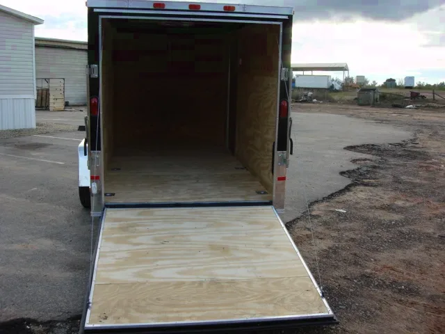 10FT  MOTORCYCLE TRAILER W/WRAP AROUND DIAMOND PLATING