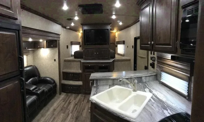 2025 Sundowner 8.5x48 Gooseneck Toy Hauler with 22' Garage