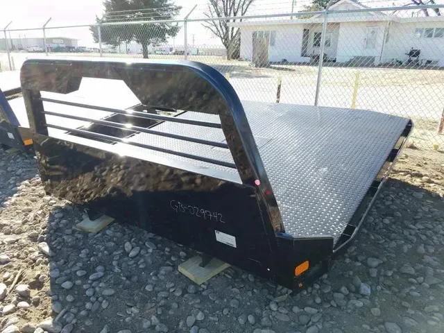 8.6ft Truck Bed w/Headache Rack