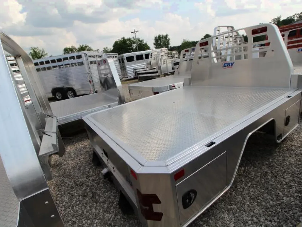 2025 EBY Truck Bodies Free Country Skirted Truck Bed