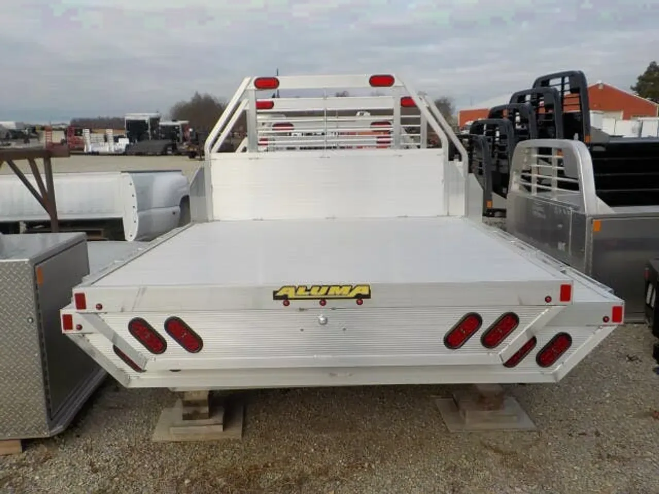 10175 - 2023 Aluma 81087 81087 Flat Bed Body
