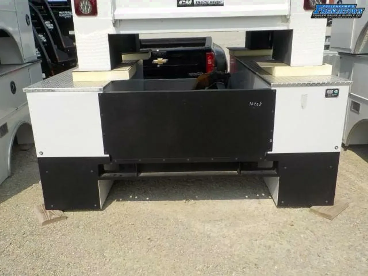 10223 - 2022 CM Truck Beds CMG 98" X 94" X 56" VV - FF Service Body