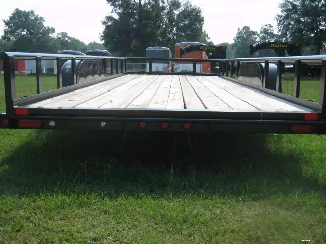 16ft Tandem Axle Pipe Rail Utility