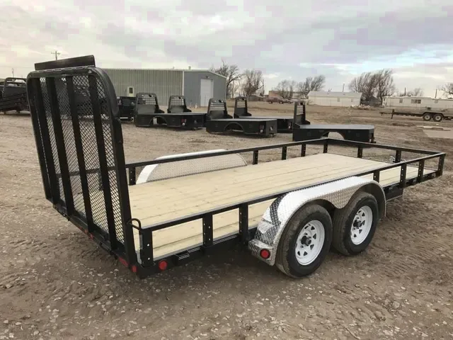 16ft Utility Trailer w/Aluminum Diamond Plated Fenders